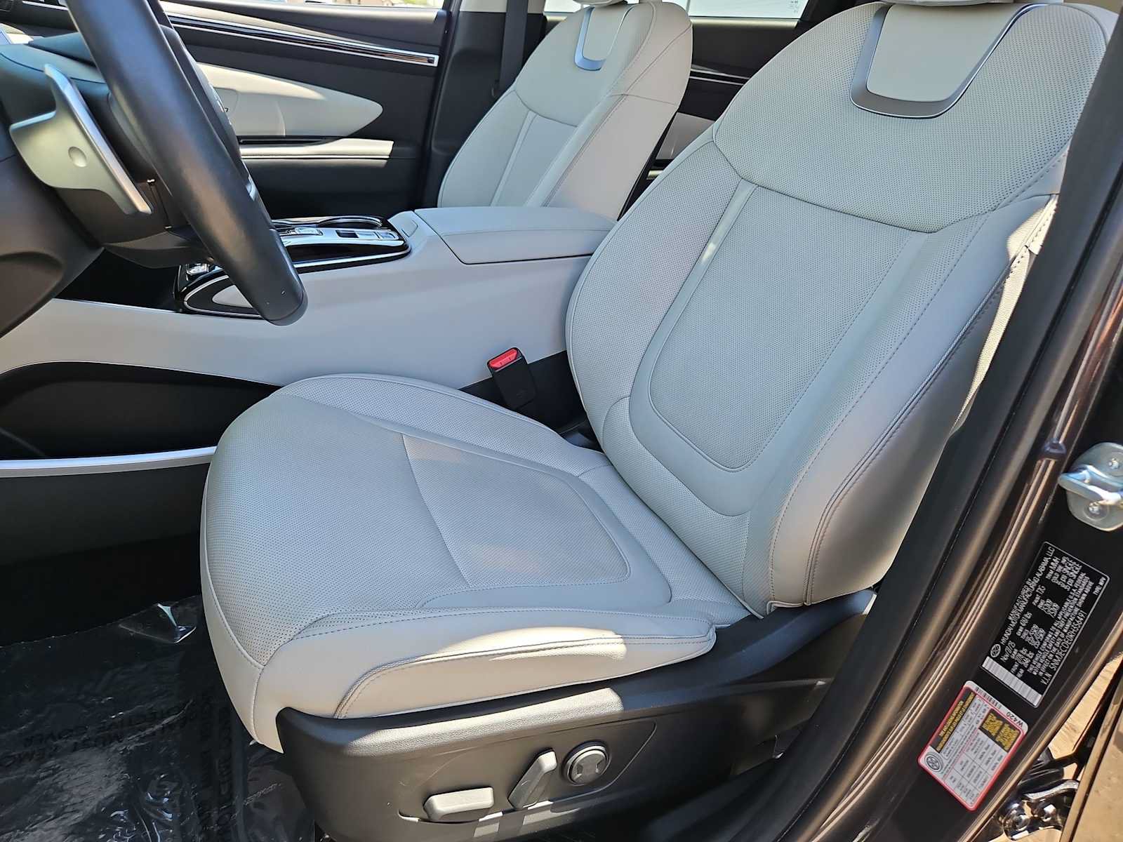 Certified 2024 Hyundai Tucson Limited AWD/4WD image 16