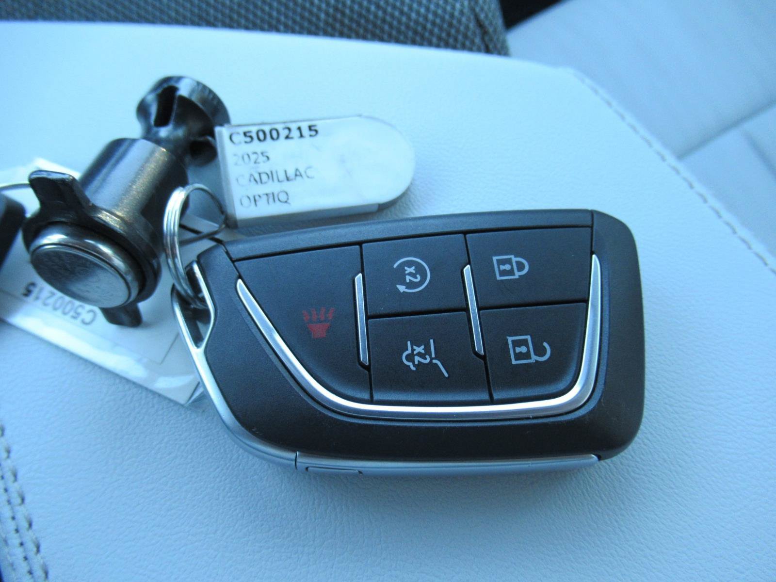 Certified 2025 Cadillac Optiq Sport 2 AWD/4WD image 31