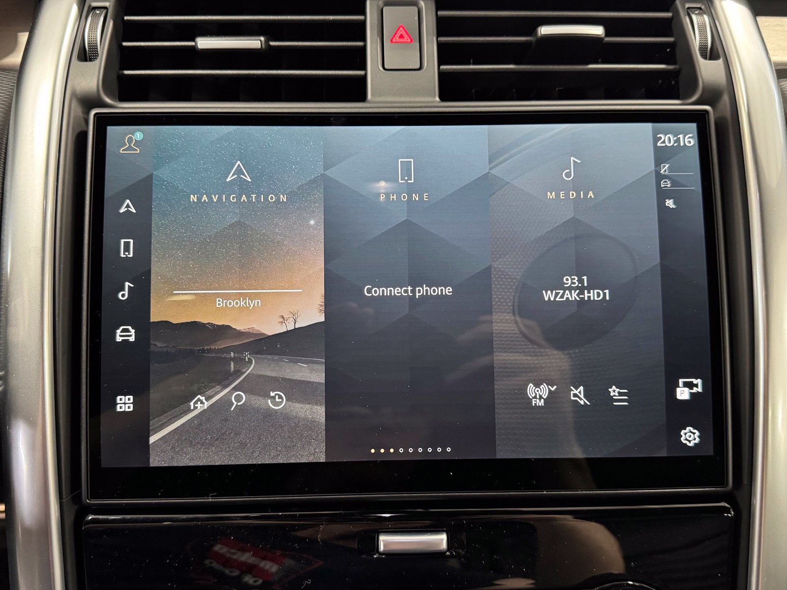 New 2026 Land Rover Discovery Limited Edition AWD/4WD image 24