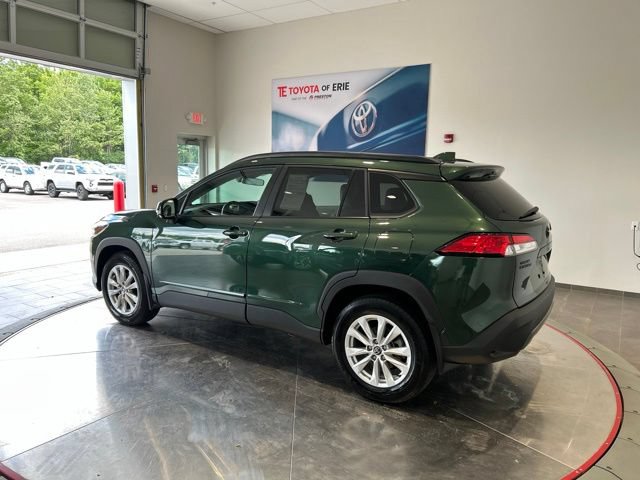 Used 2023 Toyota Corolla Cross LE w/ Moonroof Package AWD/4WD image 4
