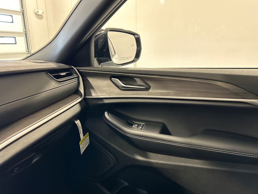 New 2026 Jeep Grand Cherokee L 4WD image 28