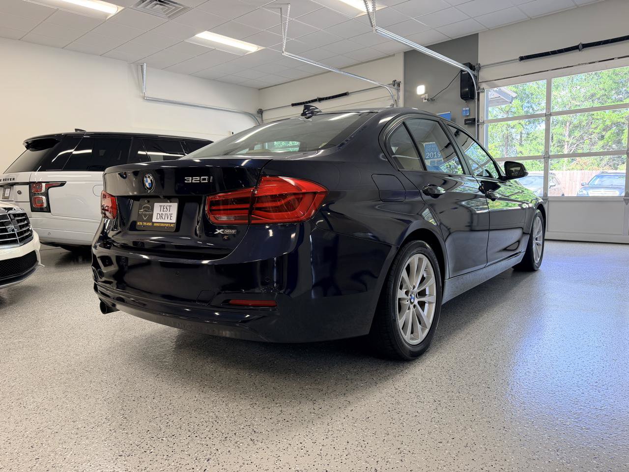 Used 2016 BMW 320i xDrive Sedan AWD/4WD image 8
