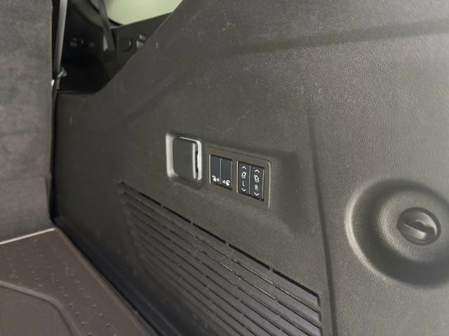 Used 2024 Chevrolet Suburban High Country image 10