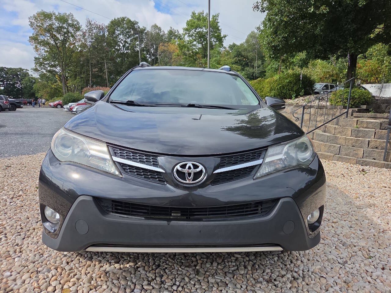 Used 2013 Toyota RAV4 XLE AWD/4WD image 2
