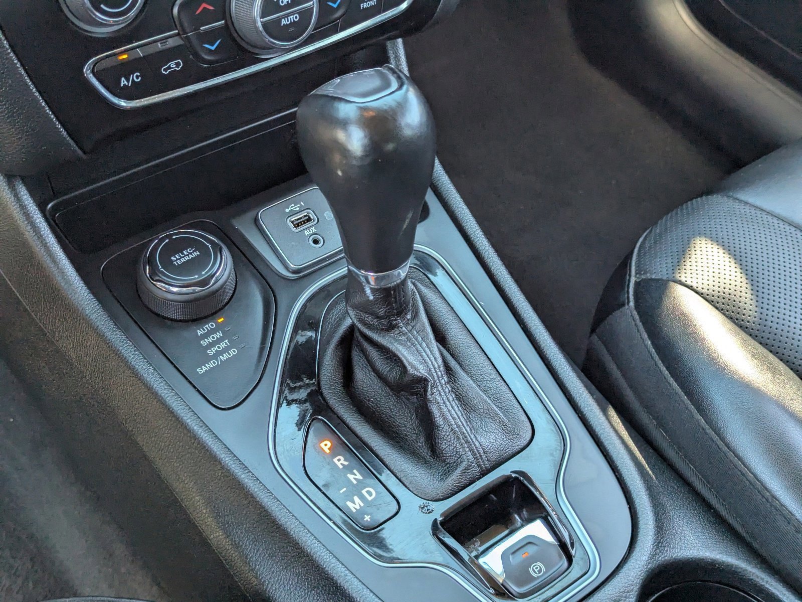 Used 2023 Jeep Cherokee Altitude Lux image 31