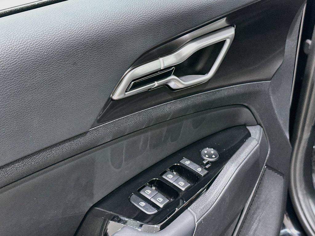 Used 2025 Kia Sportage EX FWD image 18