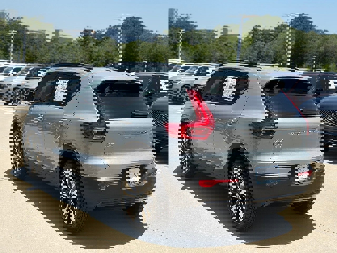 New 2026 Volvo XC40 B4 Plus w/ Protection Package Premier image 5