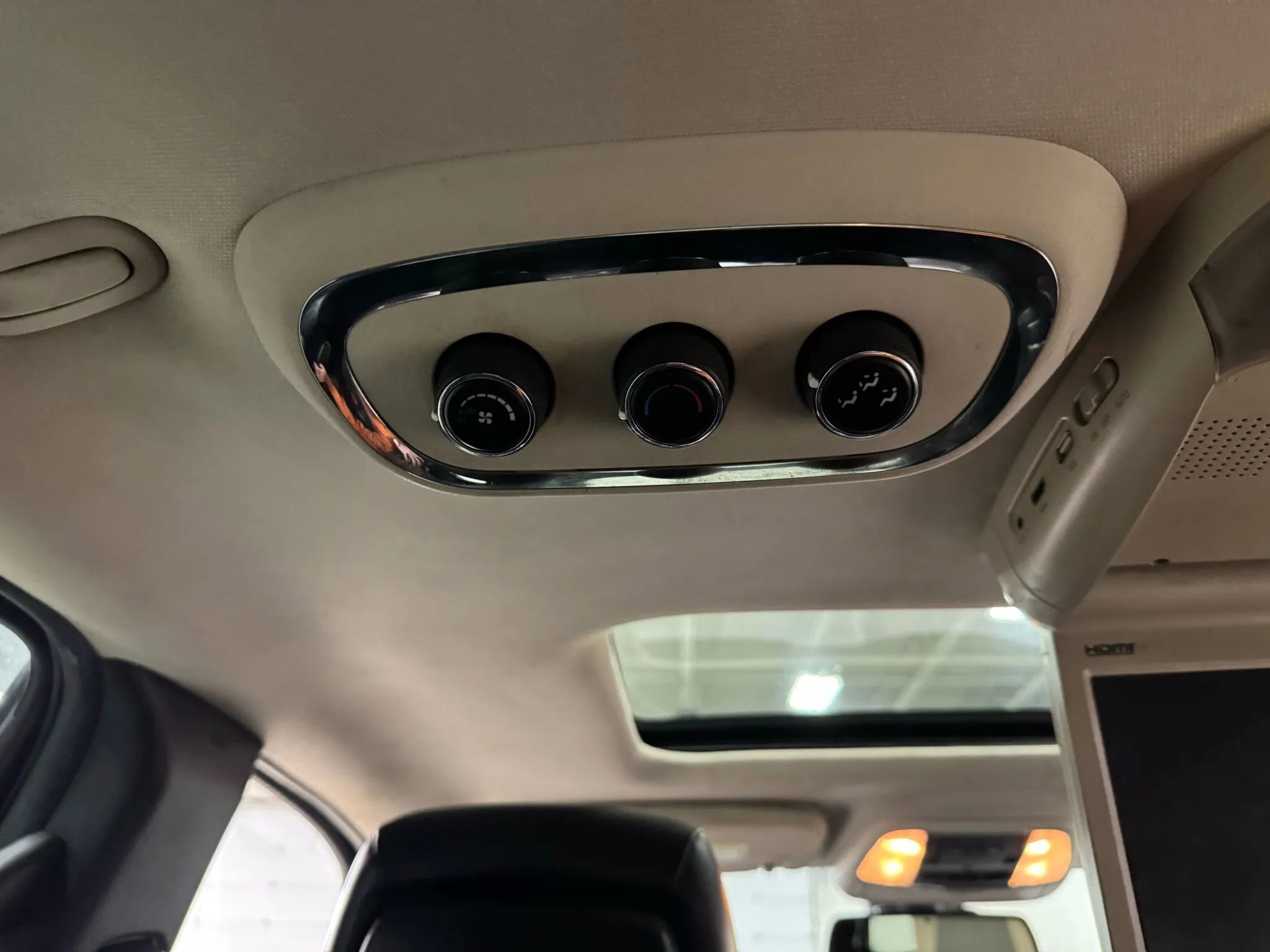 Used 2014 Dodge Durango Limited w/ Premium Group image 41