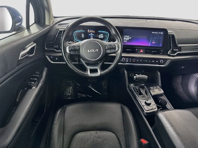 Used 2025 Kia Sportage EX FWD image 16