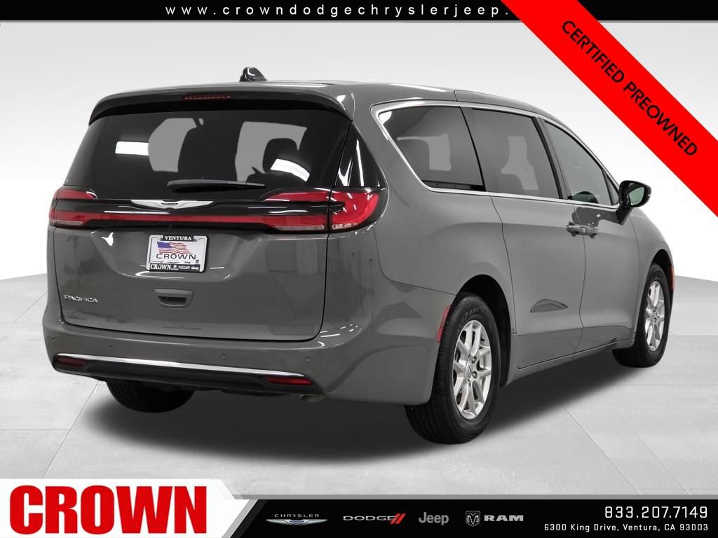 Used 2025 Chrysler Pacifica Select image 7