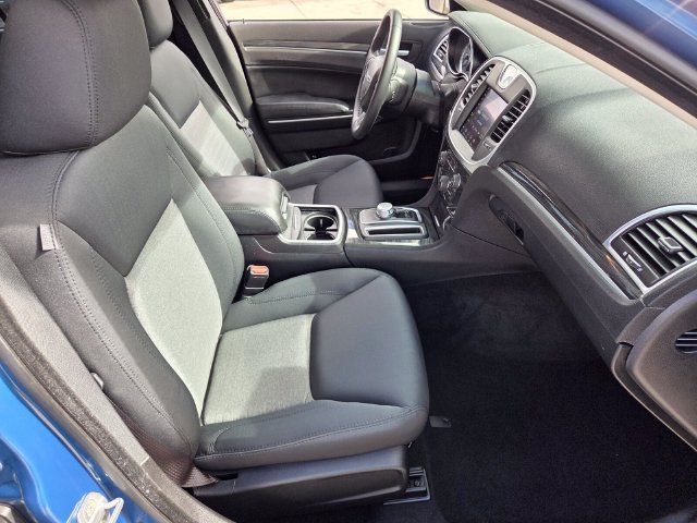 Used 2020 Chrysler 300 Touring w/ Sport Appearance Package RWD image 16