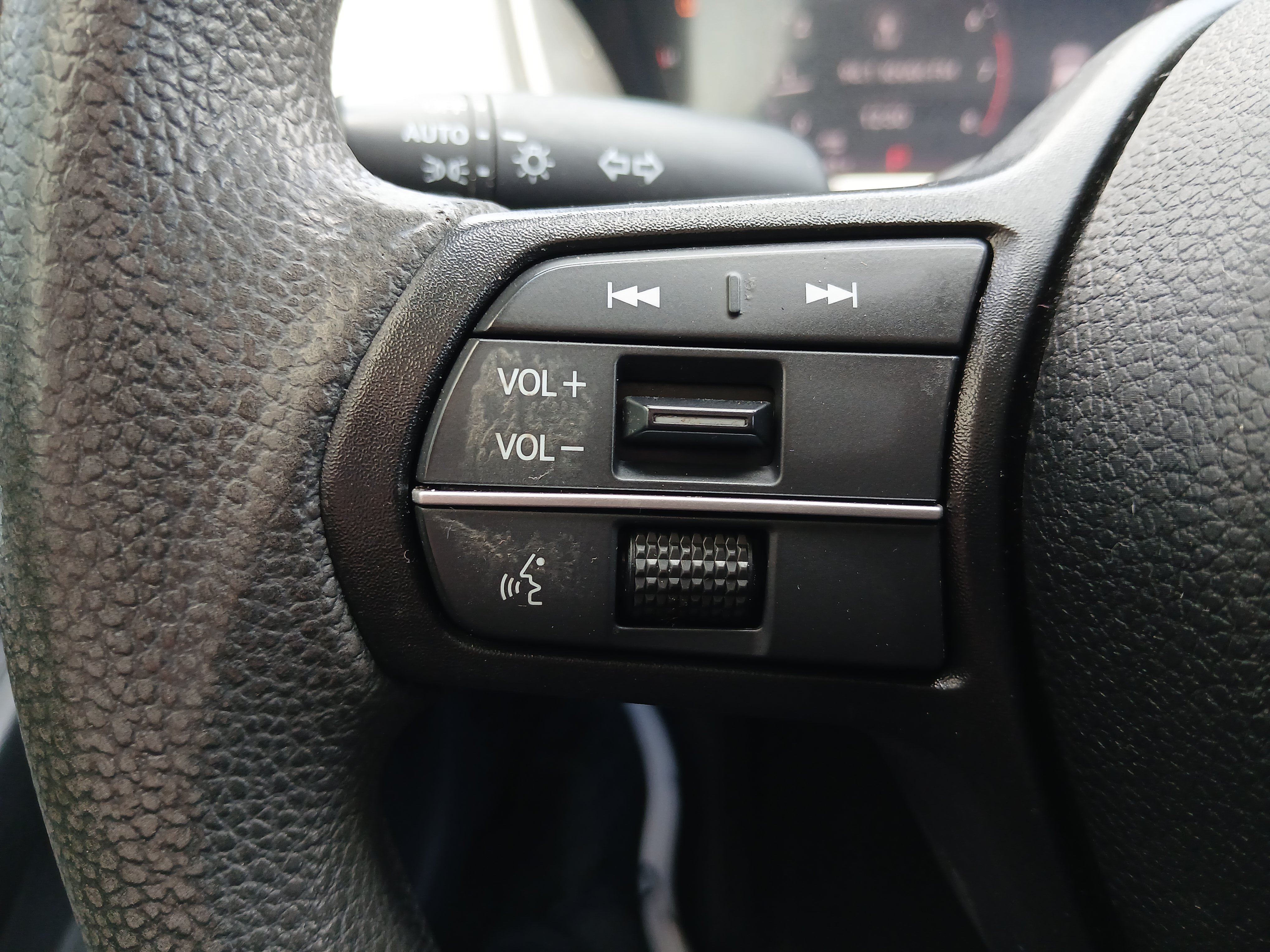 Used 2023 Honda Accord EX image 11