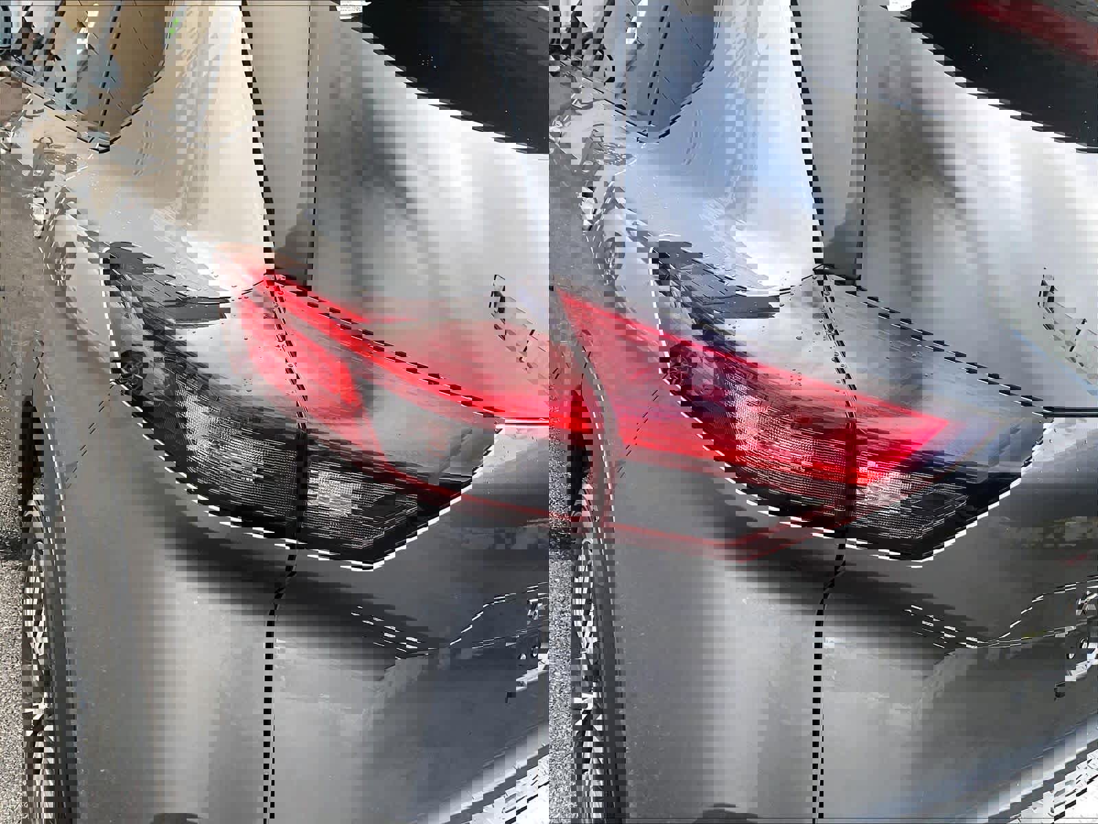 Used 2023 Nissan Rogue SV image 33