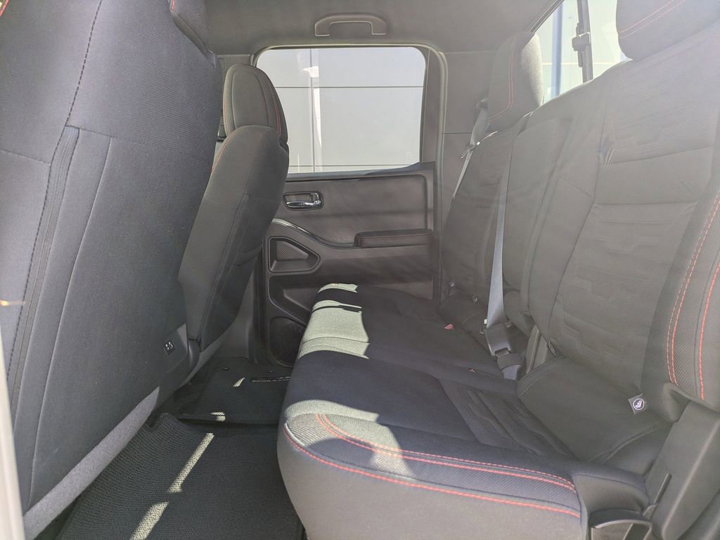 Used 2025 Nissan Frontier PRO-4X AWD/4WD image 15