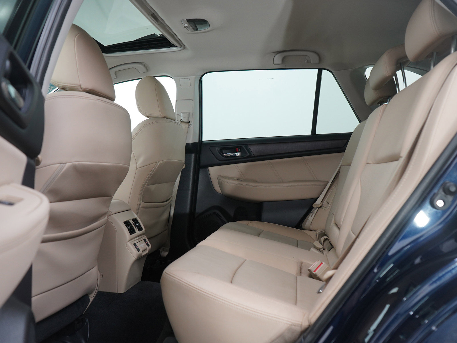 Used 2018 Subaru Outback 3.6R Limited image 19