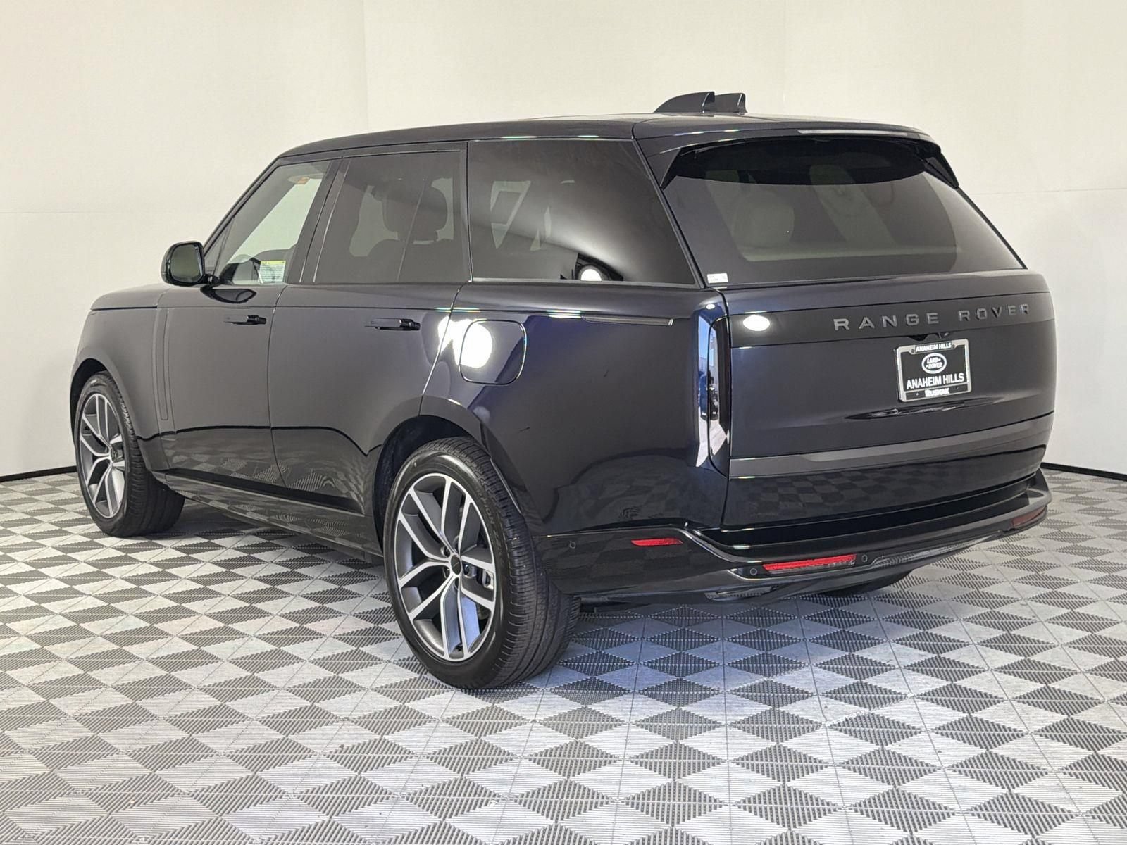 New 2026 Land Rover Range Rover SE AWD/4WD image 3