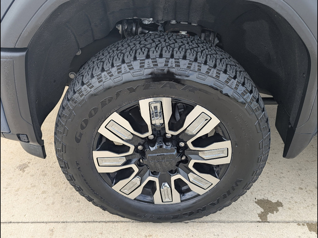 Used 2025 GMC Sierra 3500 Denali w/ Denali Reserve Package image 17