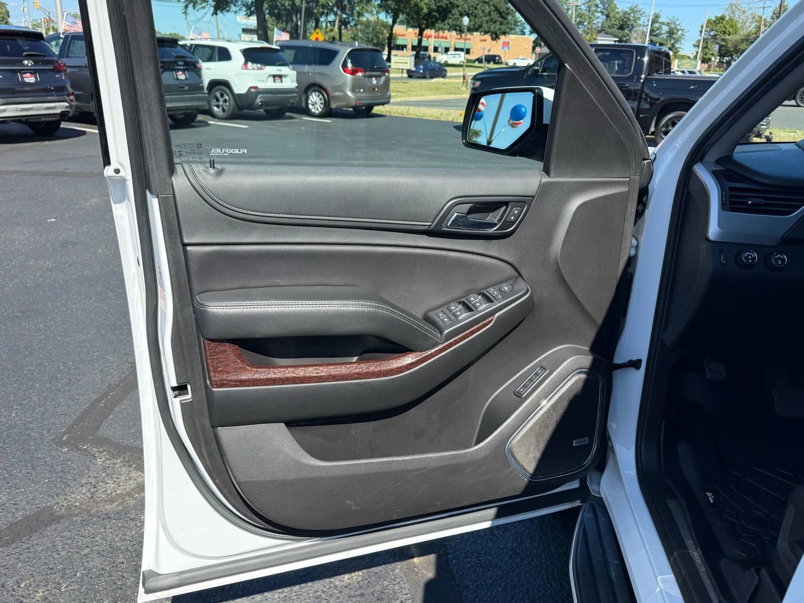 Used 2019 GMC Yukon XL SLT image 11