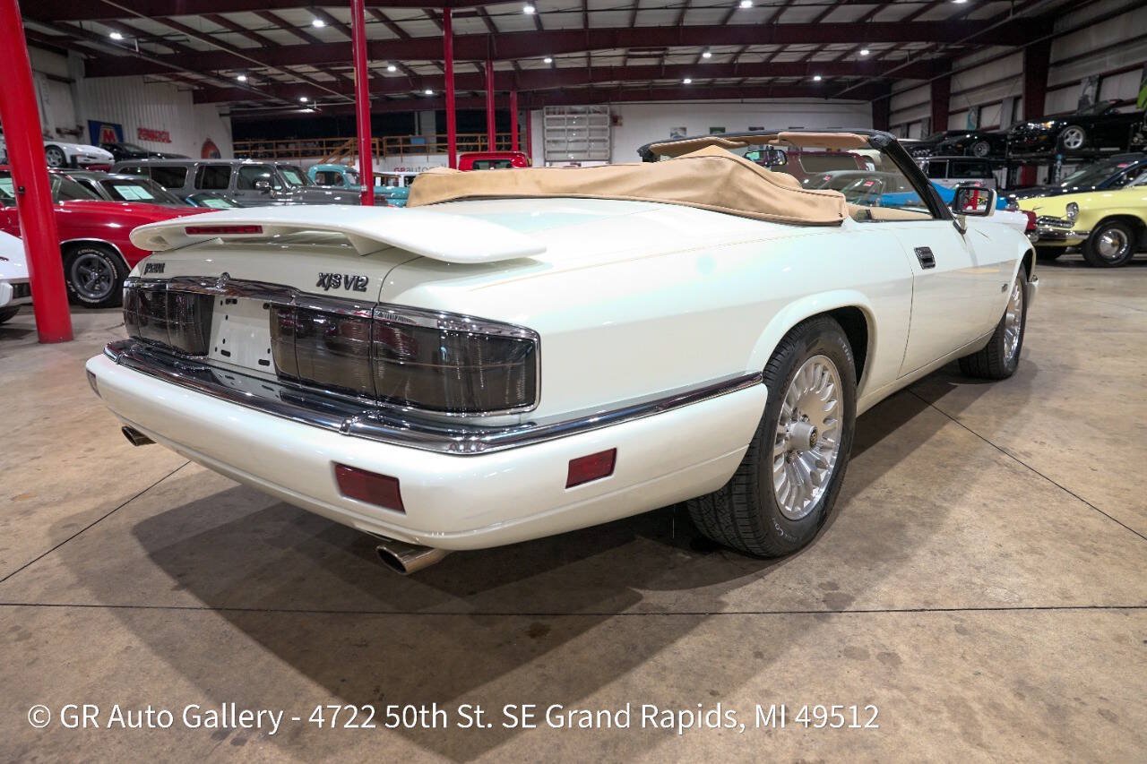 Used 1995 Jaguar XJS V12 Convertible RWD image 8