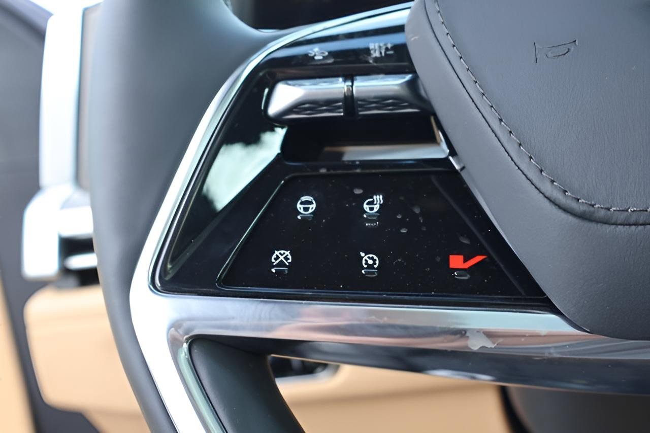 New 2025 Cadillac Escalade IQ Luxury 2 w/ LPO, Premium Carpet Package image 22