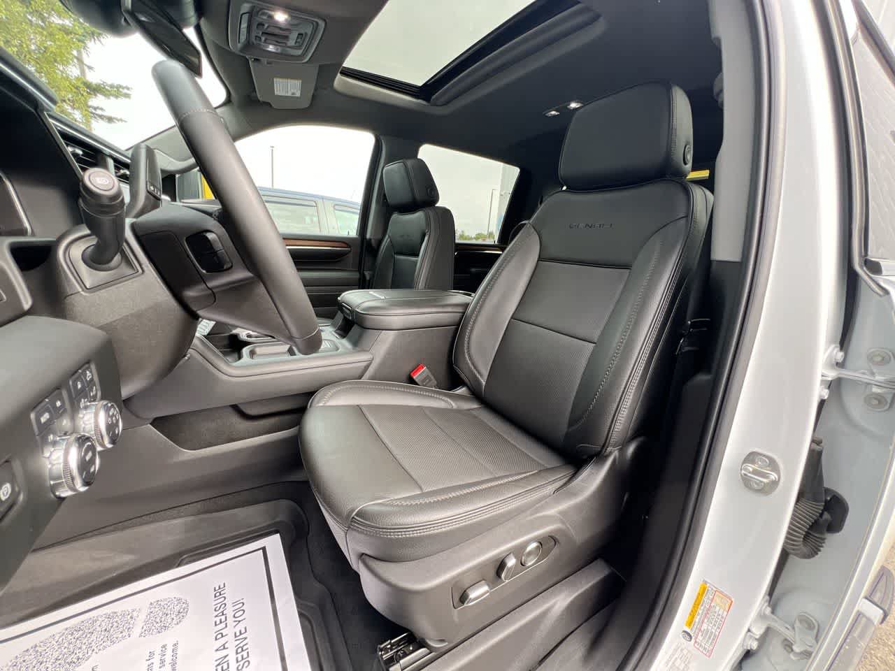 Used 2024 GMC Sierra 3500 Denali AWD/4WD image 11