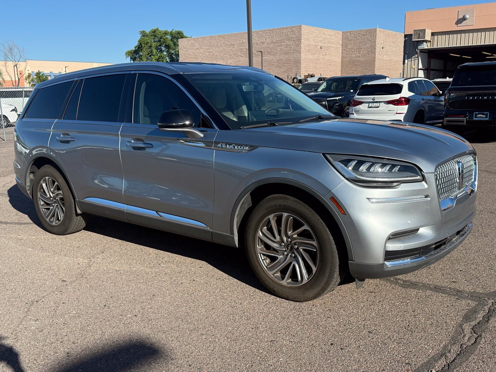 Used 2024 Lincoln Aviator 2WD image 3