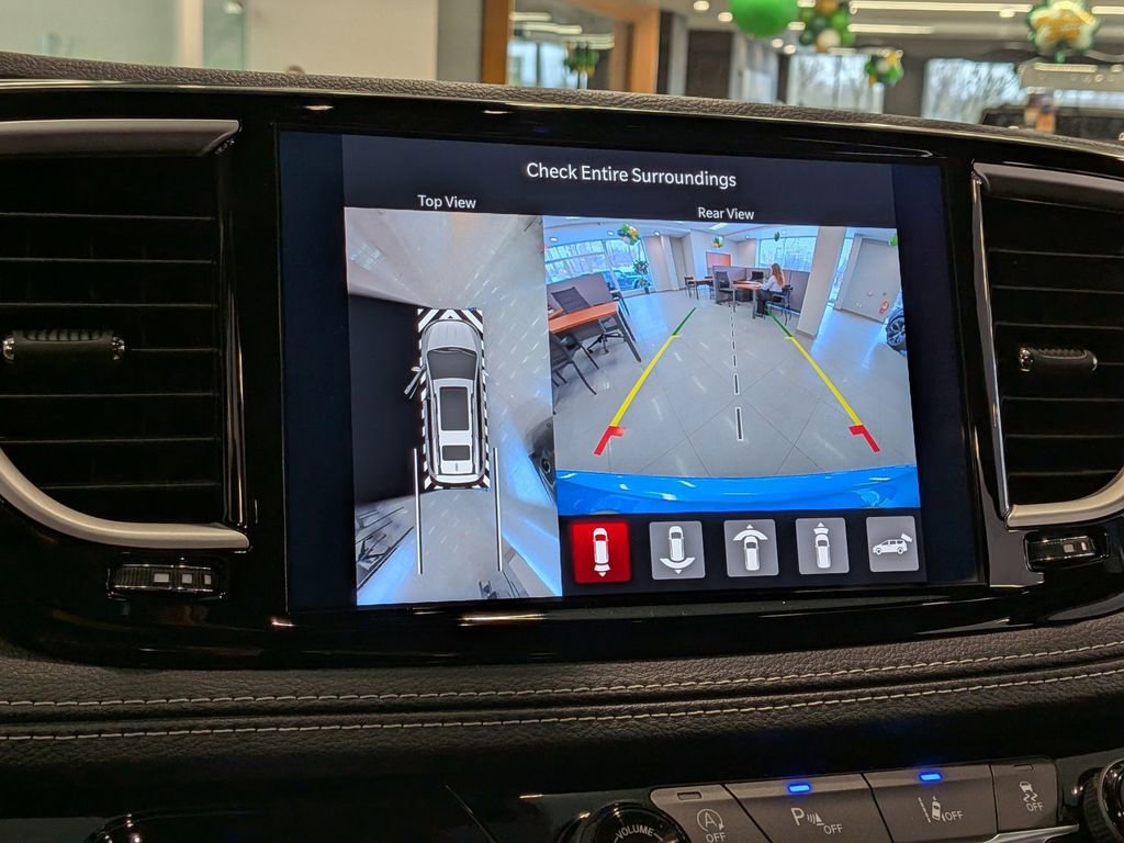 New 2026 Chrysler Pacifica Select AWD/4WD image 16