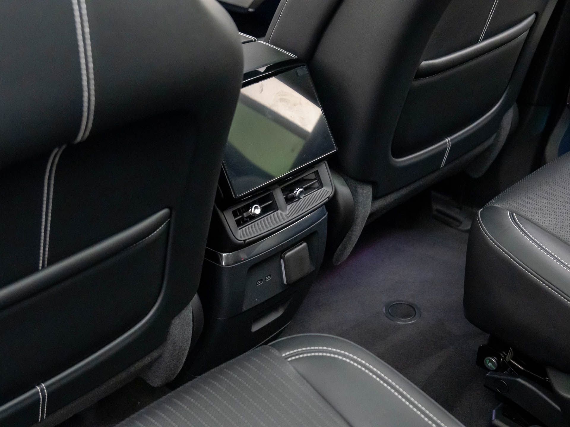 New 2026 Cadillac Vistiq Sport w/ LPO, Floor Liner Package image 16