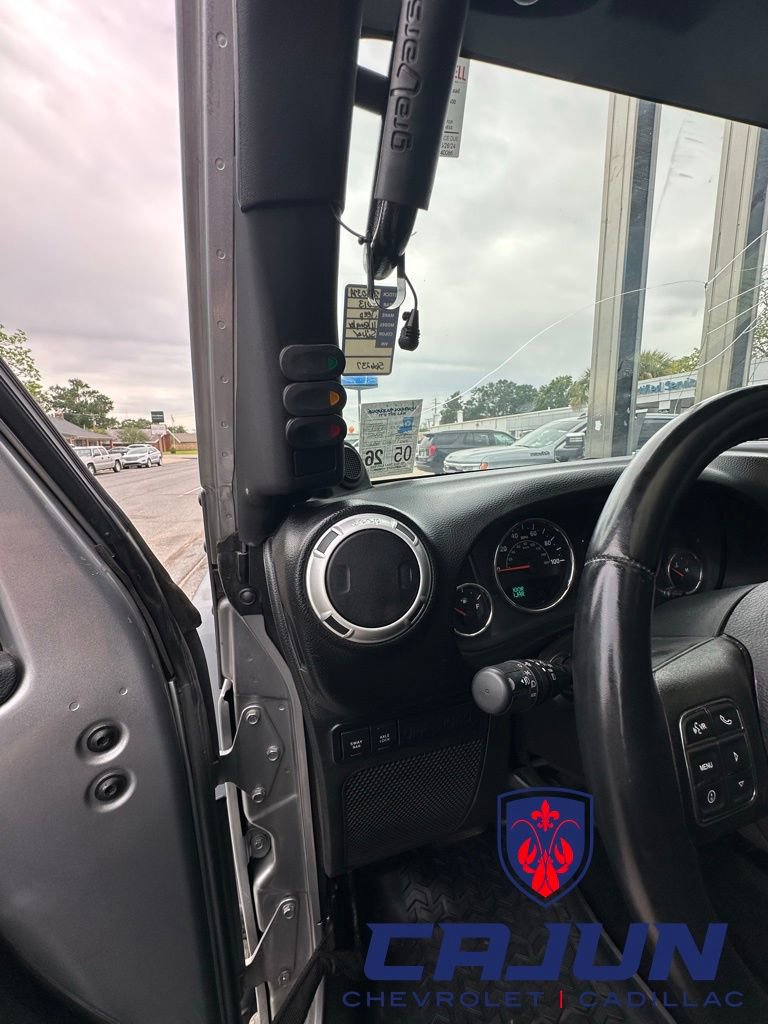 Used 2013 Jeep Wrangler Rubicon w/ PWR Convenience Group AWD/4WD image 26