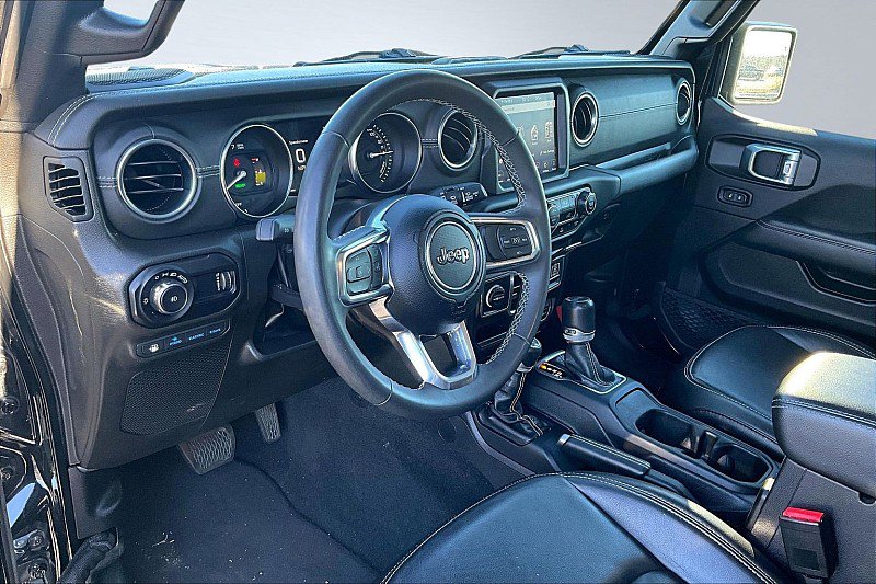 Used 2023 Jeep Wrangler Unlimited Sahara AWD/4WD image 14