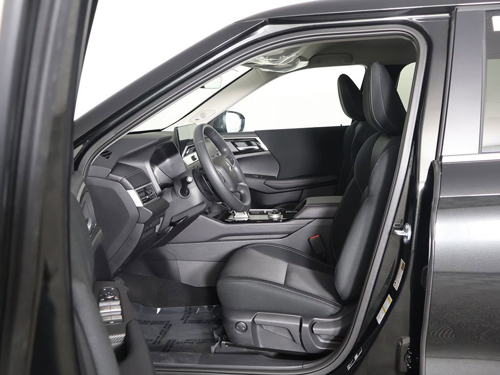 New 2026 Mitsubishi Outlander ES FWD image 27