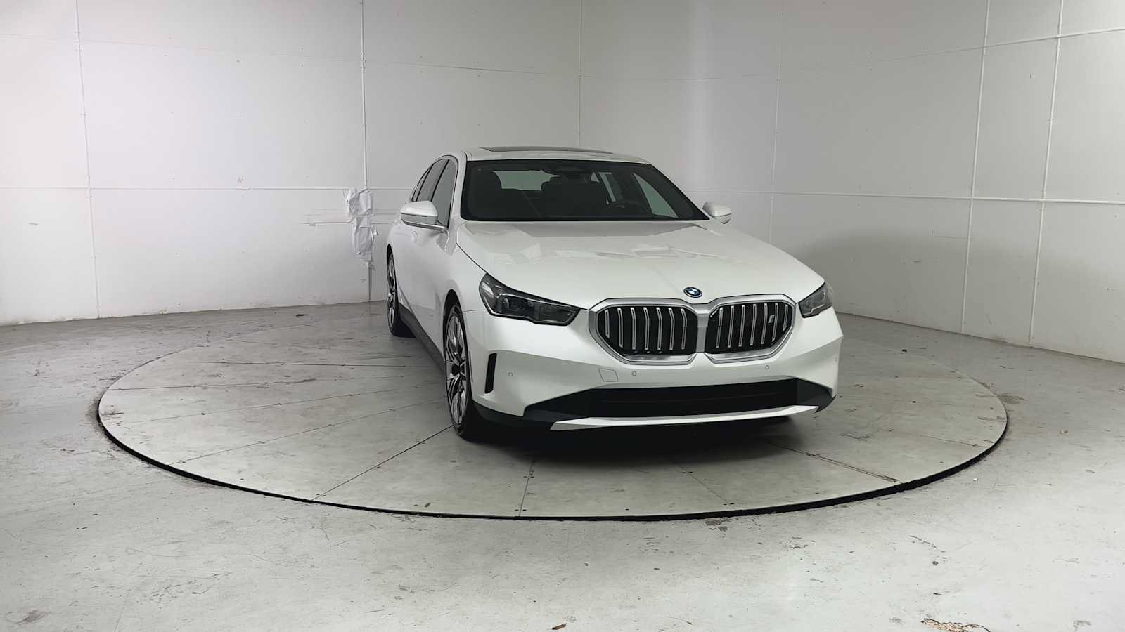 New 2027 BMW i5 xDrive40 AWD/4WD image 7