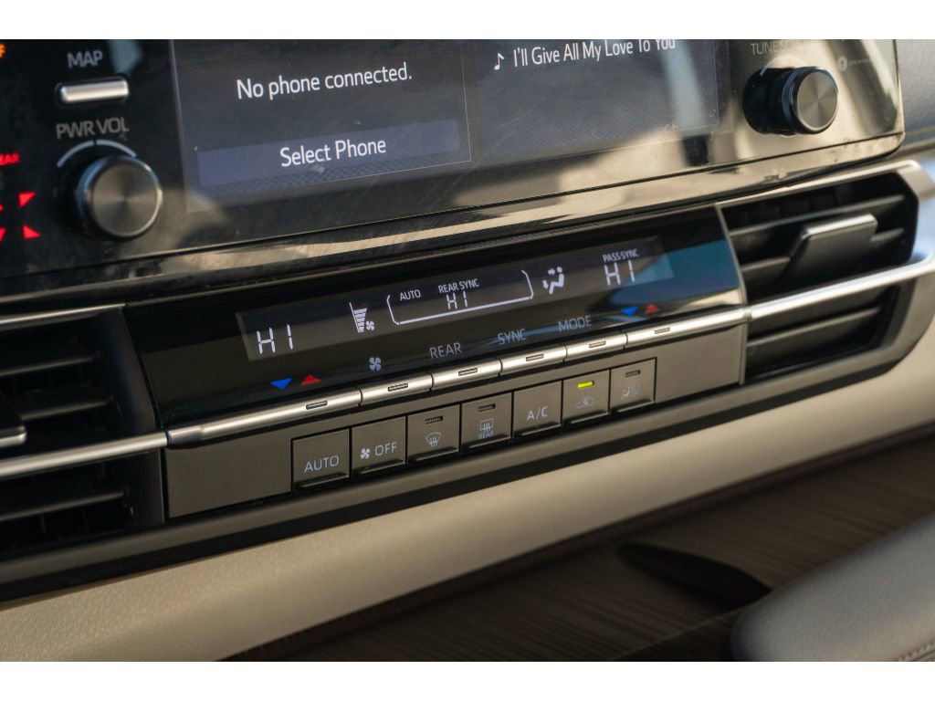 Used 2021 Toyota Sienna LE image 22