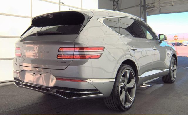 Used 2025 Genesis GV80 3.5T Prestige image 4