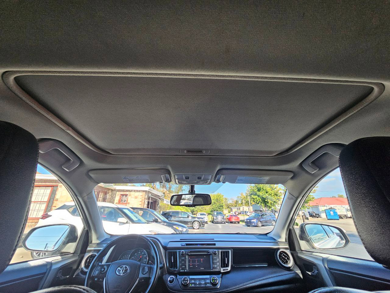 Used 2015 Toyota RAV4 Limited image 24