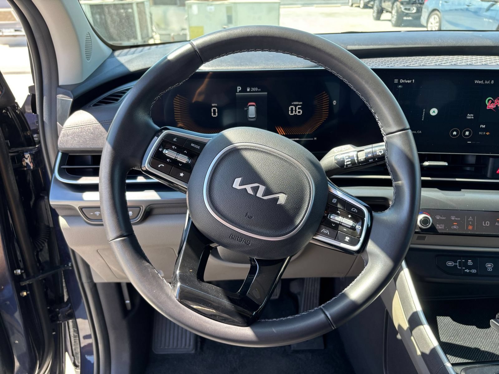 Used 2026 Kia Carnival FWD image 30