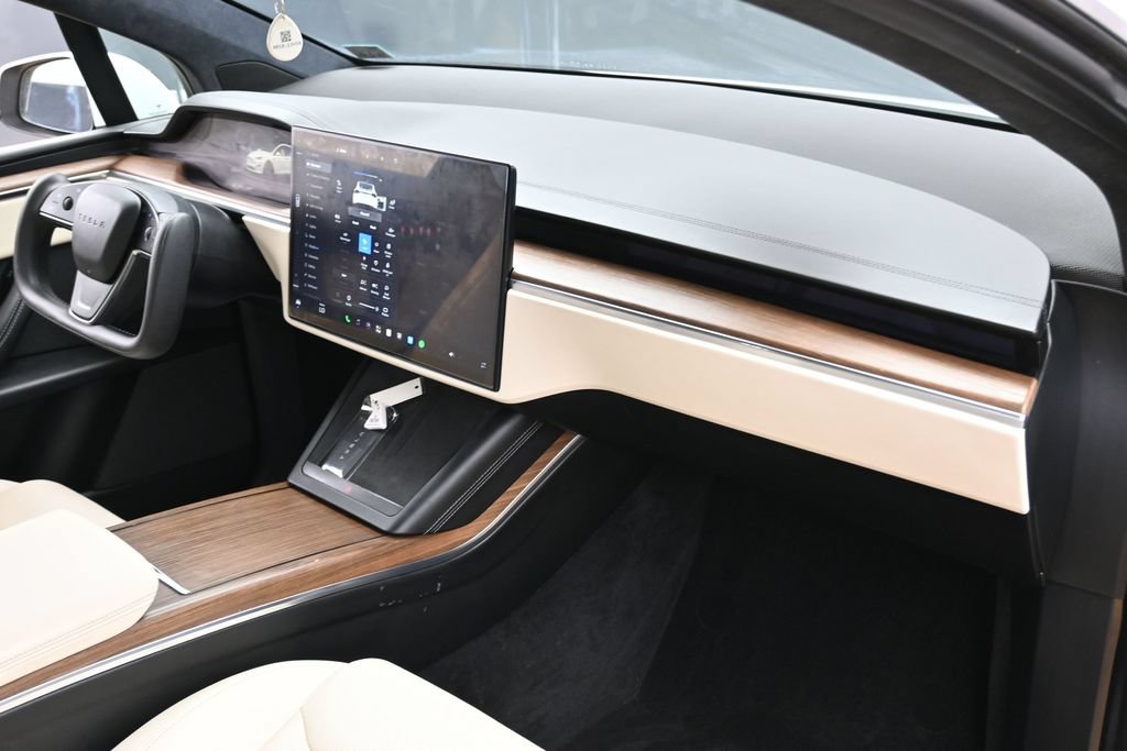 Used 2023 Tesla Model X AWD/4WD image 41