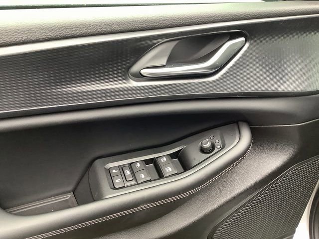 New 2025 Jeep Grand Cherokee Altitude image 10