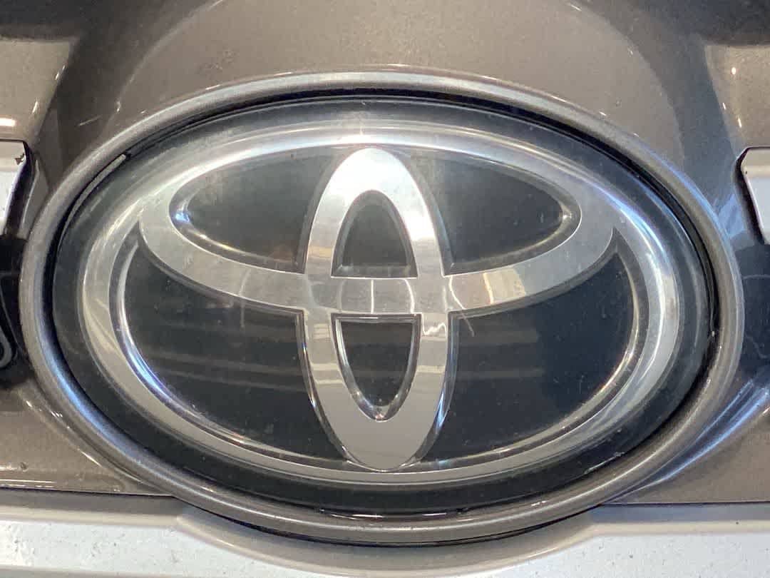 Used 2019 Toyota Highlander XLE AWD/4WD image 10