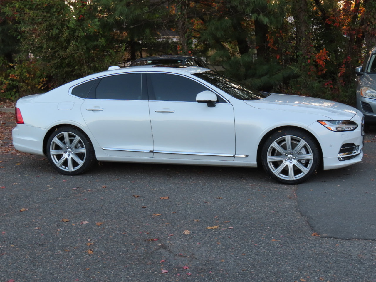 Used 2017 Volvo S90 T6 Inscription w/ Vision Package image 7
