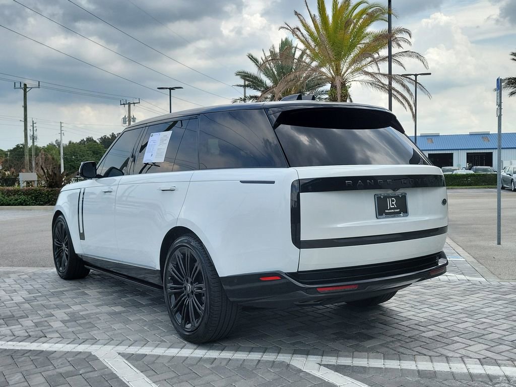 Used 2023 Land Rover Range Rover Long Wheelbase SE AWD/4WD image 3