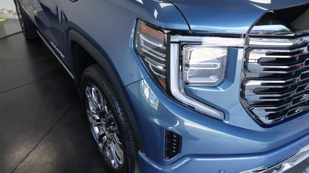 Used 2025 GMC Sierra 1500 Denali Ultimate AWD/4WD image 13
