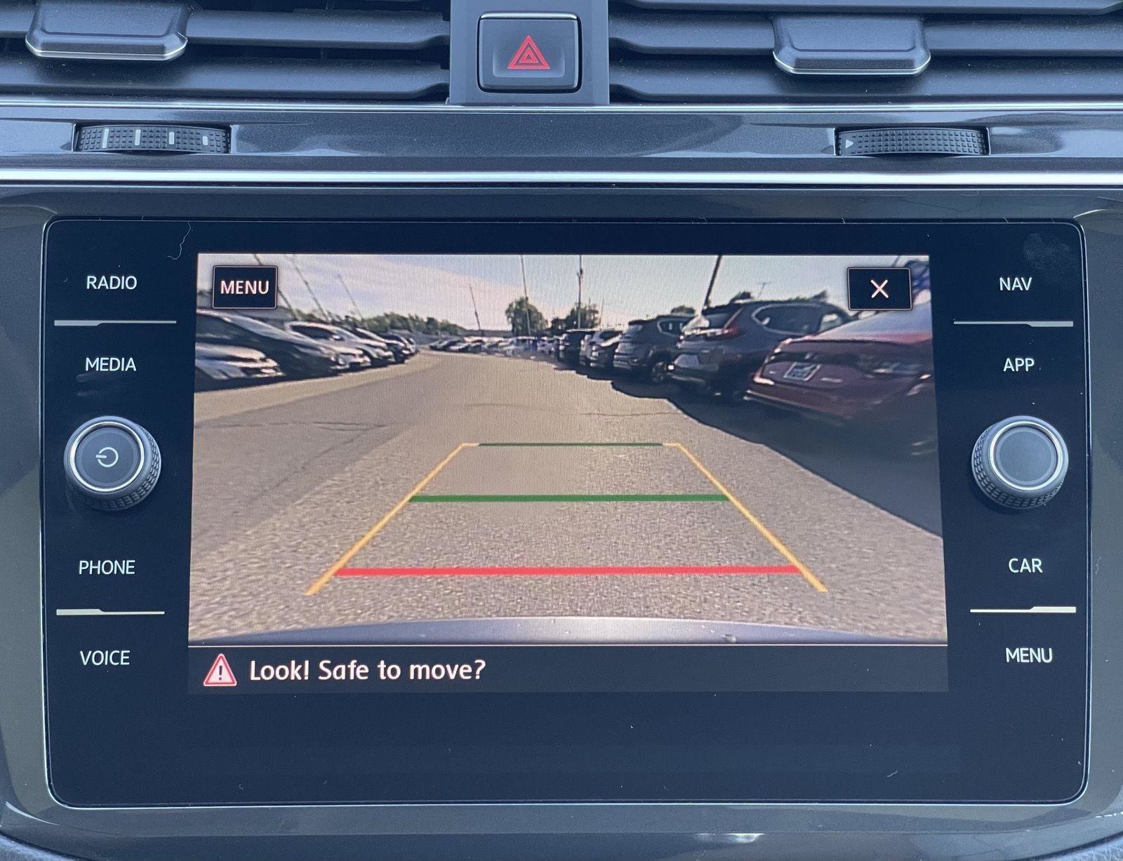 Used 2018 Volkswagen Tiguan SEL Premium AWD/4WD image 10