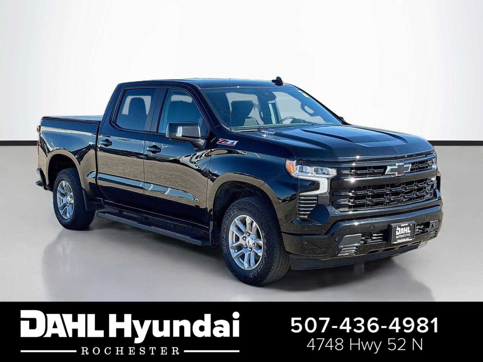 Used 2024 Chevrolet Silverado 1500 RST w/ Convenience Package II AWD/4WD image 1