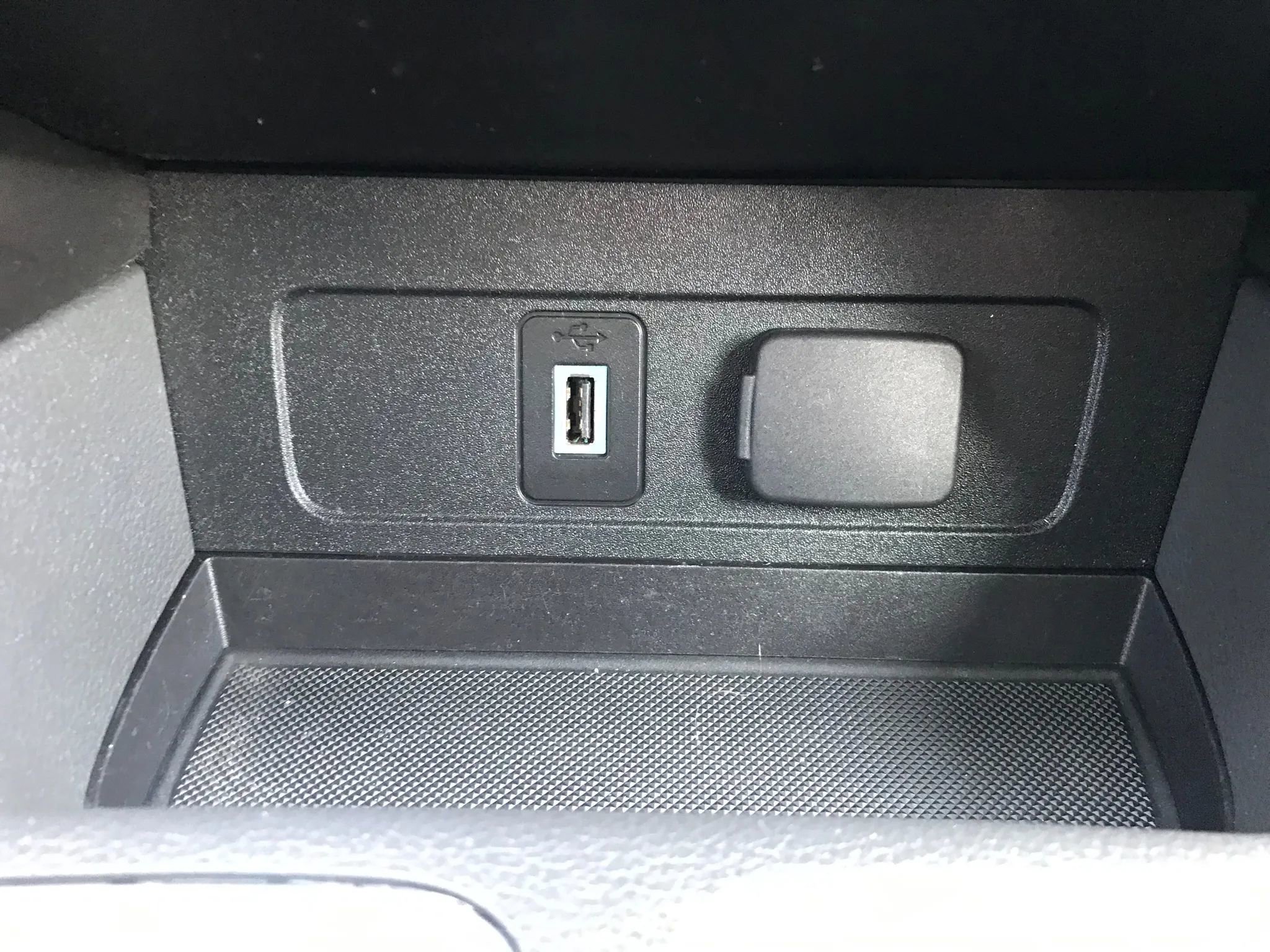 Used 2017 Ford Escape Titanium image 28