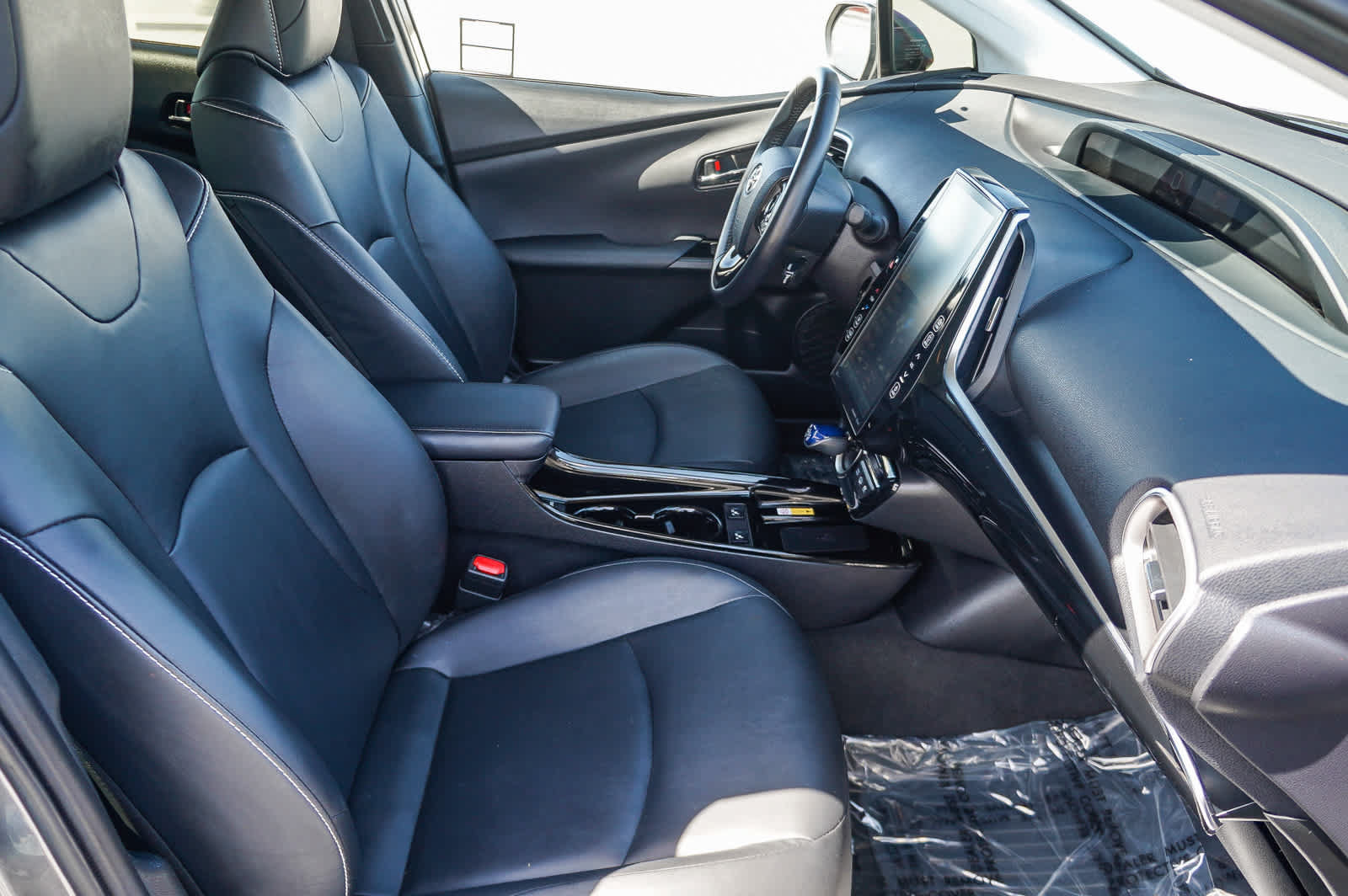 Certified 2021 Toyota Prius Prime XLE w/ Carpet Mat Package (TMS) FWD image 19