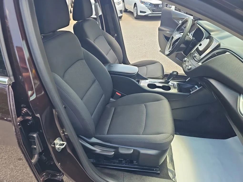 Used 2020 Chevrolet Malibu LS w/ Driver Confidence Package FWD image 18