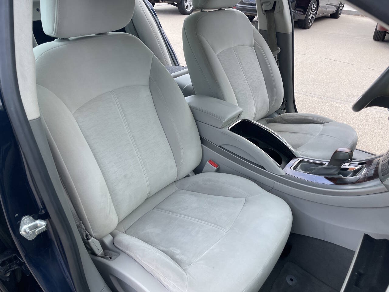 Used 2010 Buick LaCrosse CX FWD image 32