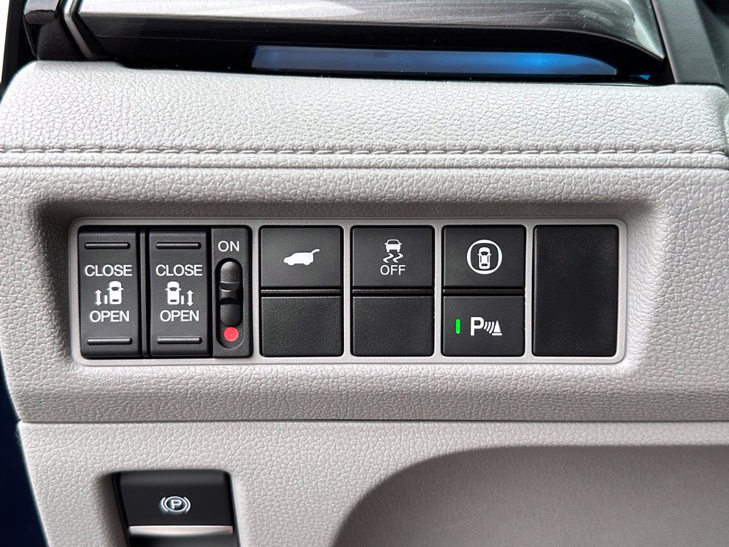 Used 2022 Honda Odyssey Elite image 39