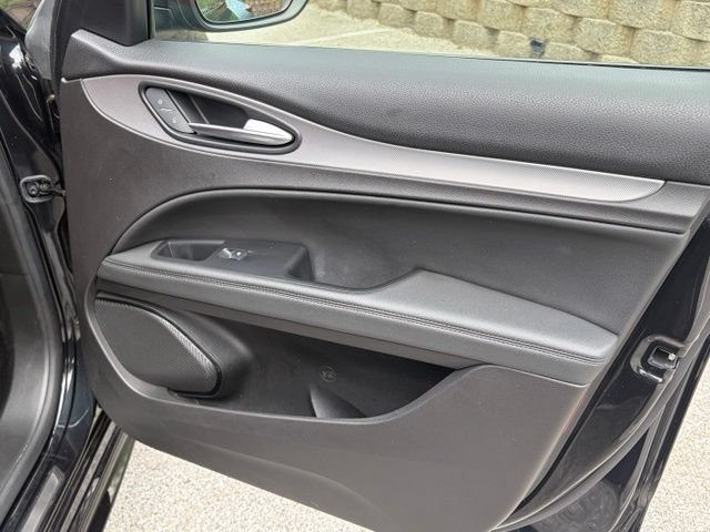 Used 2024 Alfa Romeo Stelvio Veloce AWD/4WD image 37